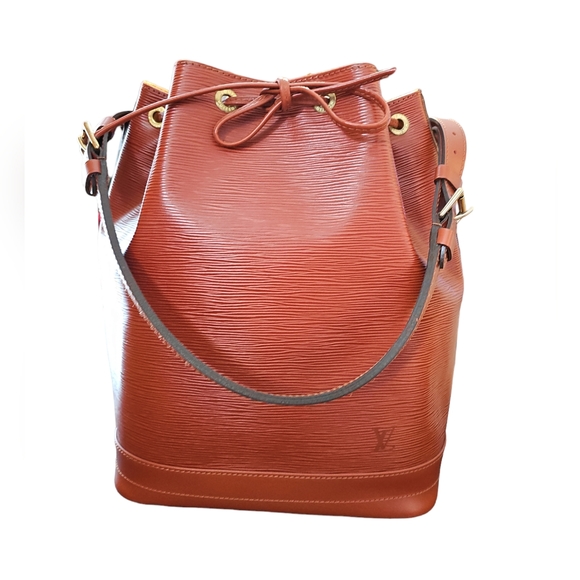 Louis Vuitton Noé EPI Bucket Bag Leather.  C01017 - Picture 1 of 16